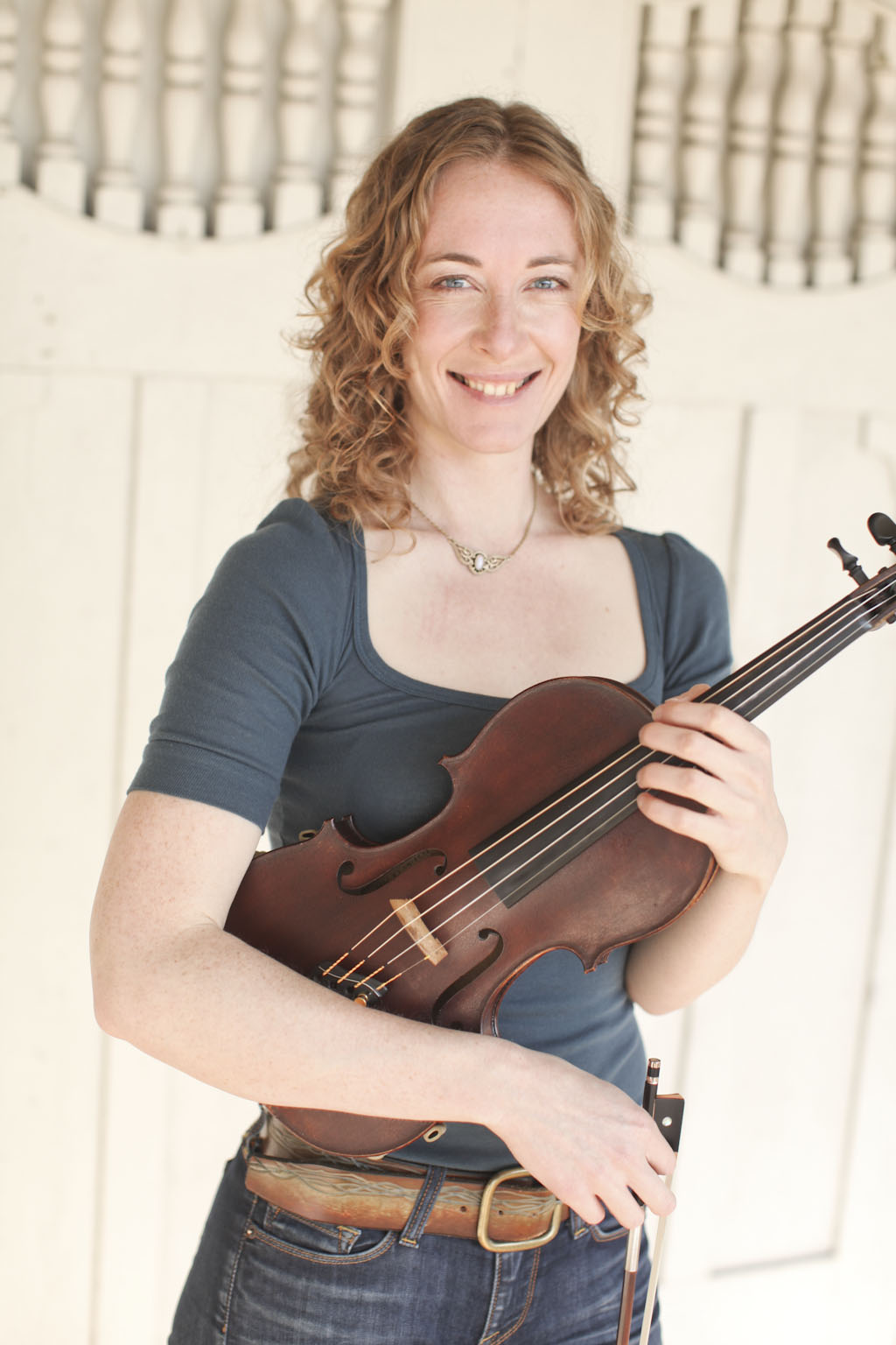 Violin & Viola teacher Laurel Thomsen
